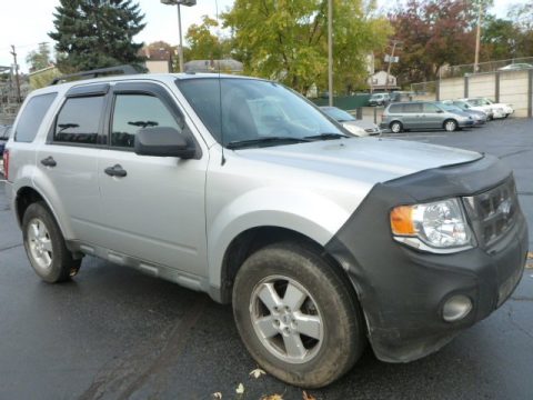 Brilliant Silver Metallic Ford Escape XLT 4WD.  Click to enlarge.