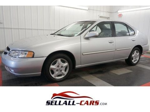 Platinum Metallic Nissan Altima GXE. Click to enlarge. Platinum Metallic Nissan Altima GXE. Click to enlarge.