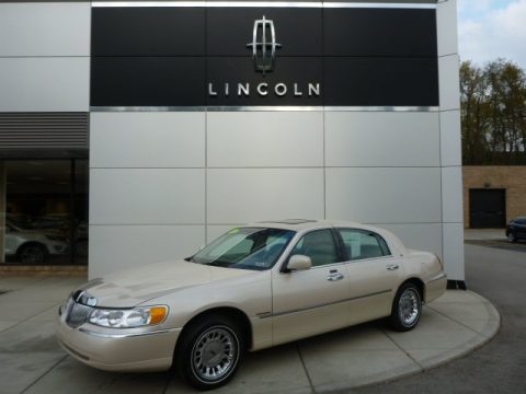Ivory Parchment Pearl Tri Coat Lincoln Town Car Cartier.  Click to enlarge.