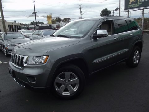Mineral Gray Metallic Jeep Grand Cherokee Limited 4x4.  Click to enlarge.