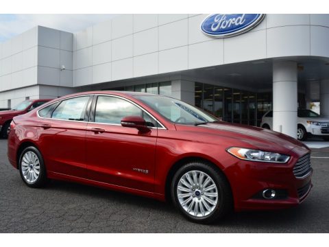 Ruby Red Metallic Ford Fusion Hybrid SE.  Click to enlarge.