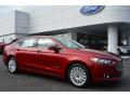 Front 3/4 View of 2015 Ford Fusion Hybrid SE #1
