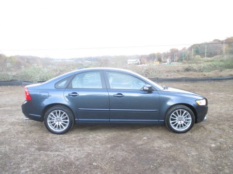 Barents Blue Metallic Volvo S40 T5.  Click to enlarge.