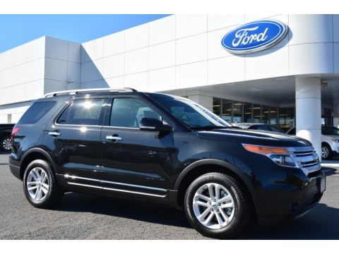 Tuxedo Black Ford Explorer XLT.  Click to enlarge.