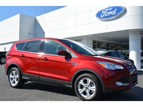 Ruby Red Metallic Ford Escape SE.  Click to enlarge.