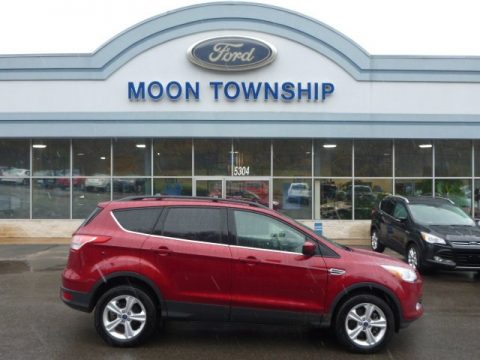 Ruby Red Metallic Ford Escape SE 1.6L EcoBoost 4WD. Click to enlarge. Ruby Red Metallic Ford Escape SE 1.6L EcoBoost 4WD. Click to enlarge.