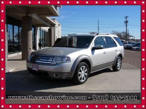 Silver Birch Metallic Ford Taurus X SEL.  Click to enlarge.