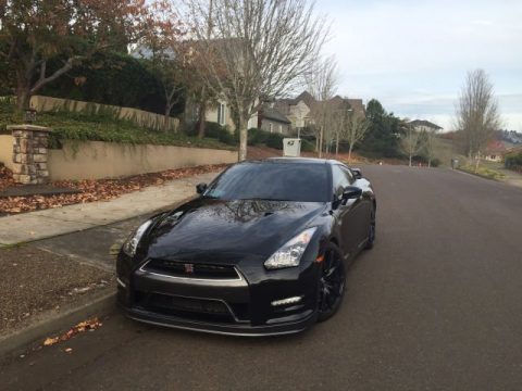 Jet Black Nissan GT-R Premium.  Click to enlarge.