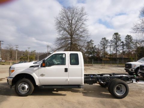 Oxford White Ford F350 Super Duty XL Super Cab 4x4 Chassis.  Click to enlarge.