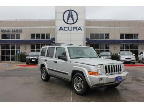Bright Silver Metallic Jeep Commander .  Click to enlarge.