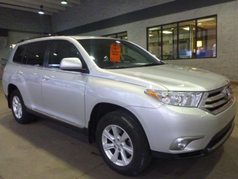 Classic Silver Metallic Toyota Highlander SE 4WD.  Click to enlarge.