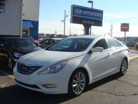 Shimmering White Hyundai Sonata SE. Click to enlarge. Shimmering White Hyundai Sonata SE. Click to enlarge.