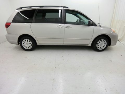 Silver Shadow Pearl Toyota Sienna LE.  Click to enlarge.
